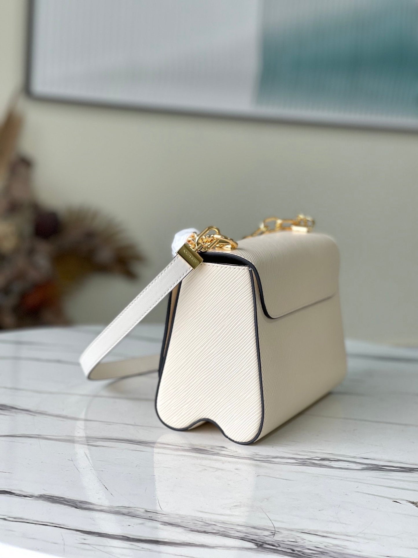 LV Twist MM Monogram GlamIower Quartz White For Women,  Shoulder And Crossbody Bags 9.1in/23cm LV M59403