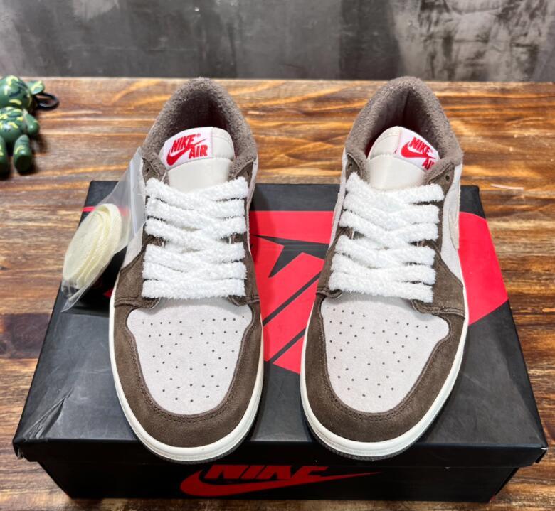 SAMC - NKE Shoes - 667