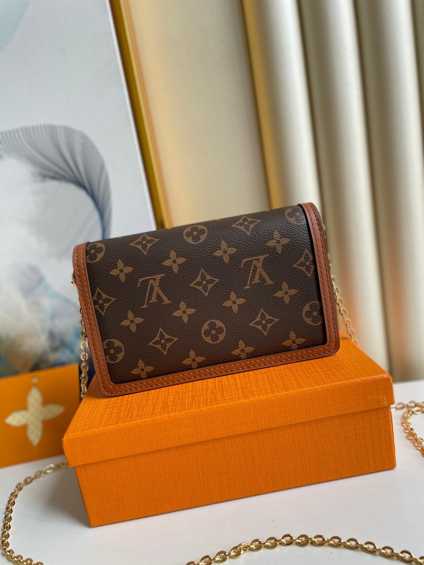 LV Dauphine Chain Wallet Combines Monogram And Monogram Reverse Canvas By Nicolas GhesquiÃƒÂ¨re For Women, WoWallet 19cm LV M68746