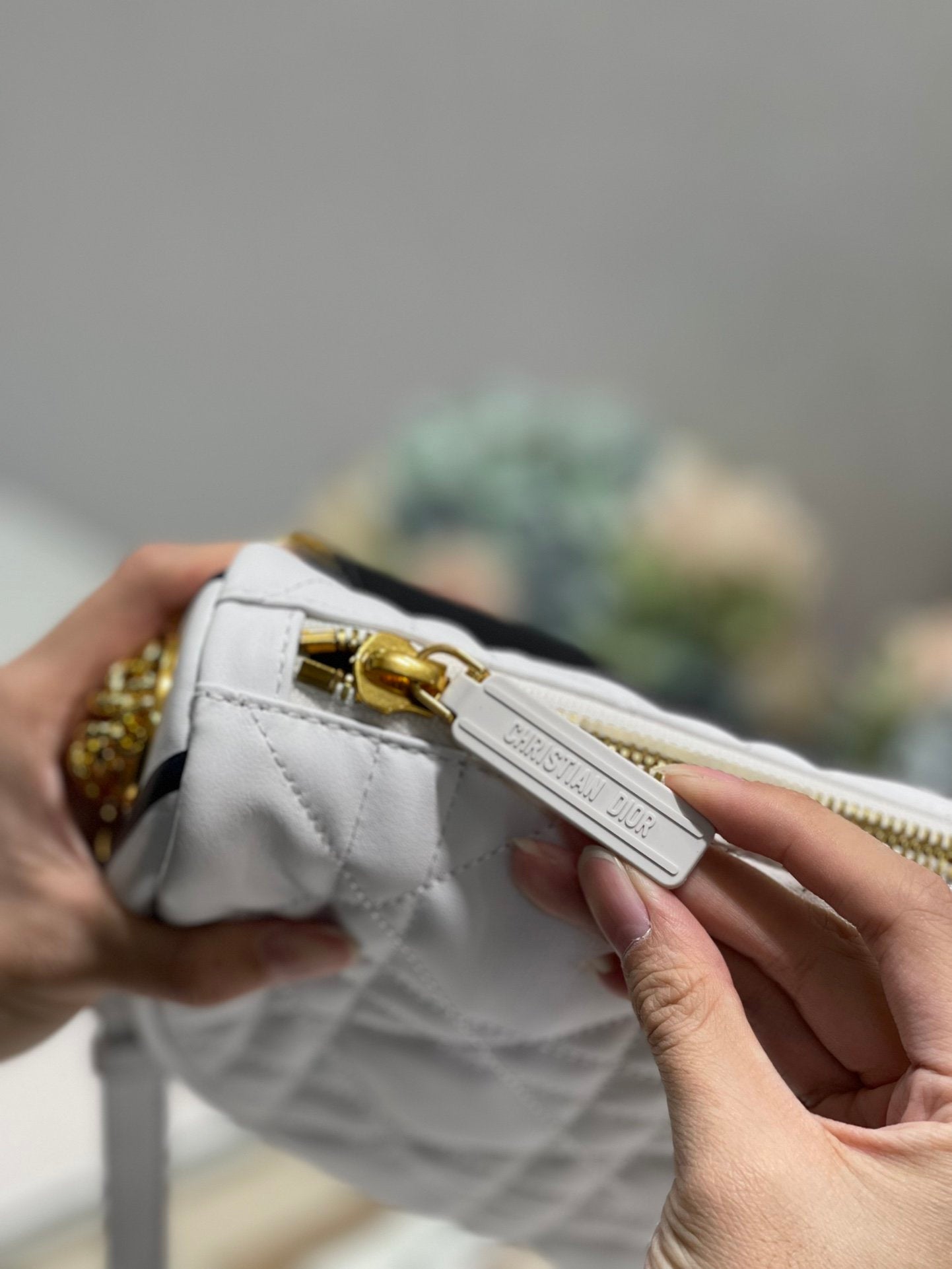 GLAMI MeGLAMIum Vibe Hobo Bag White Cannage, White Handbags, Crossbody Bags, 30cm CD M7201ONOA_M879