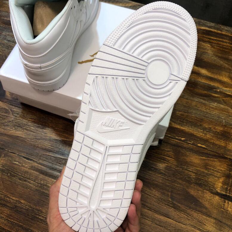 SAMC - NKE Shoes - 1883