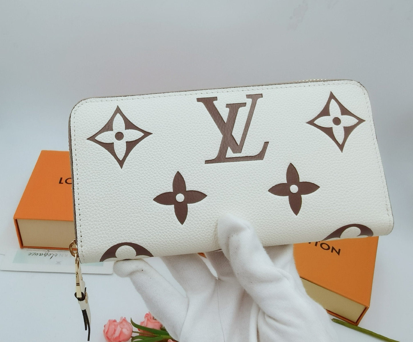 EN - New Arrival Wallet LUV 002