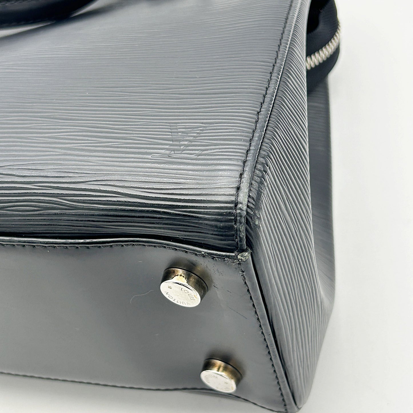 GLM-Black Epi Leather Brea MM Bag  LA22560