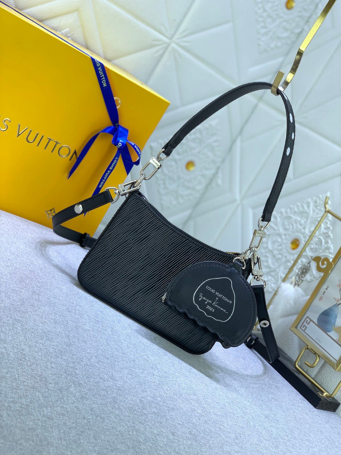 EN - Luxury Bags LUV 770