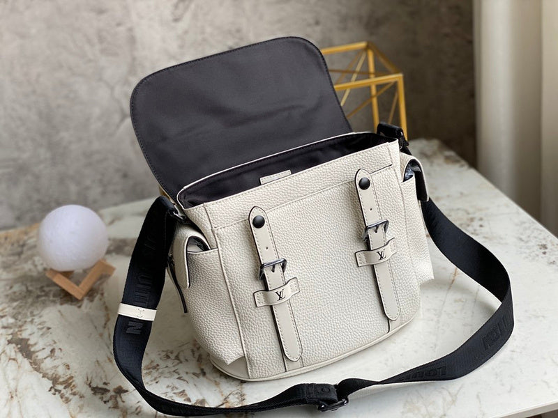 LOV2 Bags - Luxurious Bags  1210