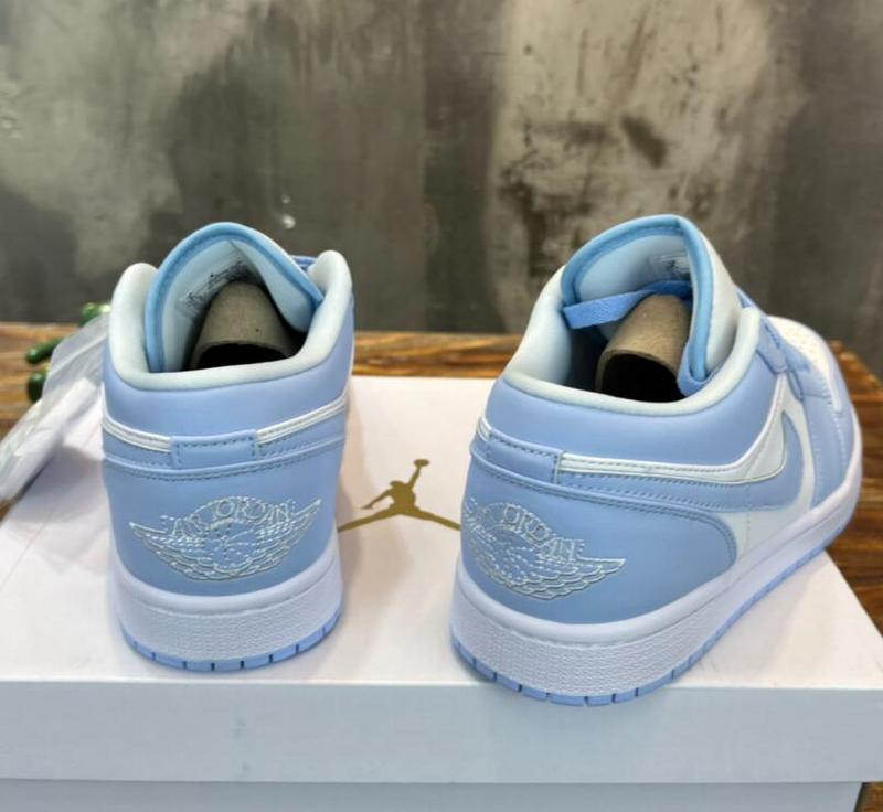 SAMC - NKE Shoes - 895