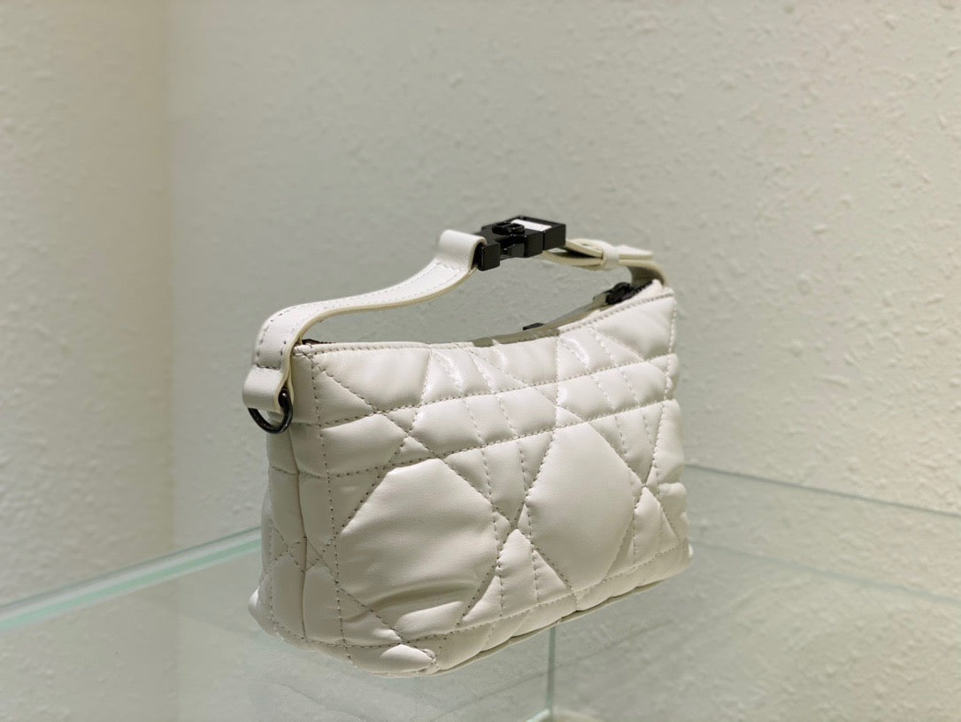 GLAMI Small DYORTravel Nomad Pouch White, For Women, WomenÃ¢â‚¬â„¢s Handbags 6in/15cm CD S5553BMIG_M030