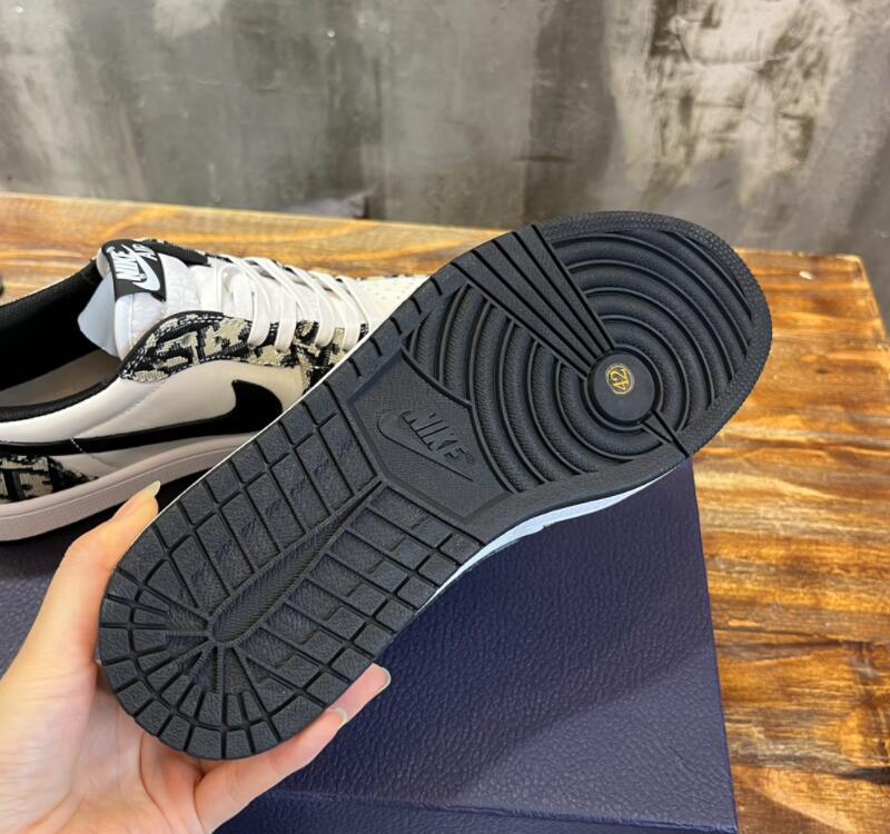 SAMC - NKE Shoes - 509