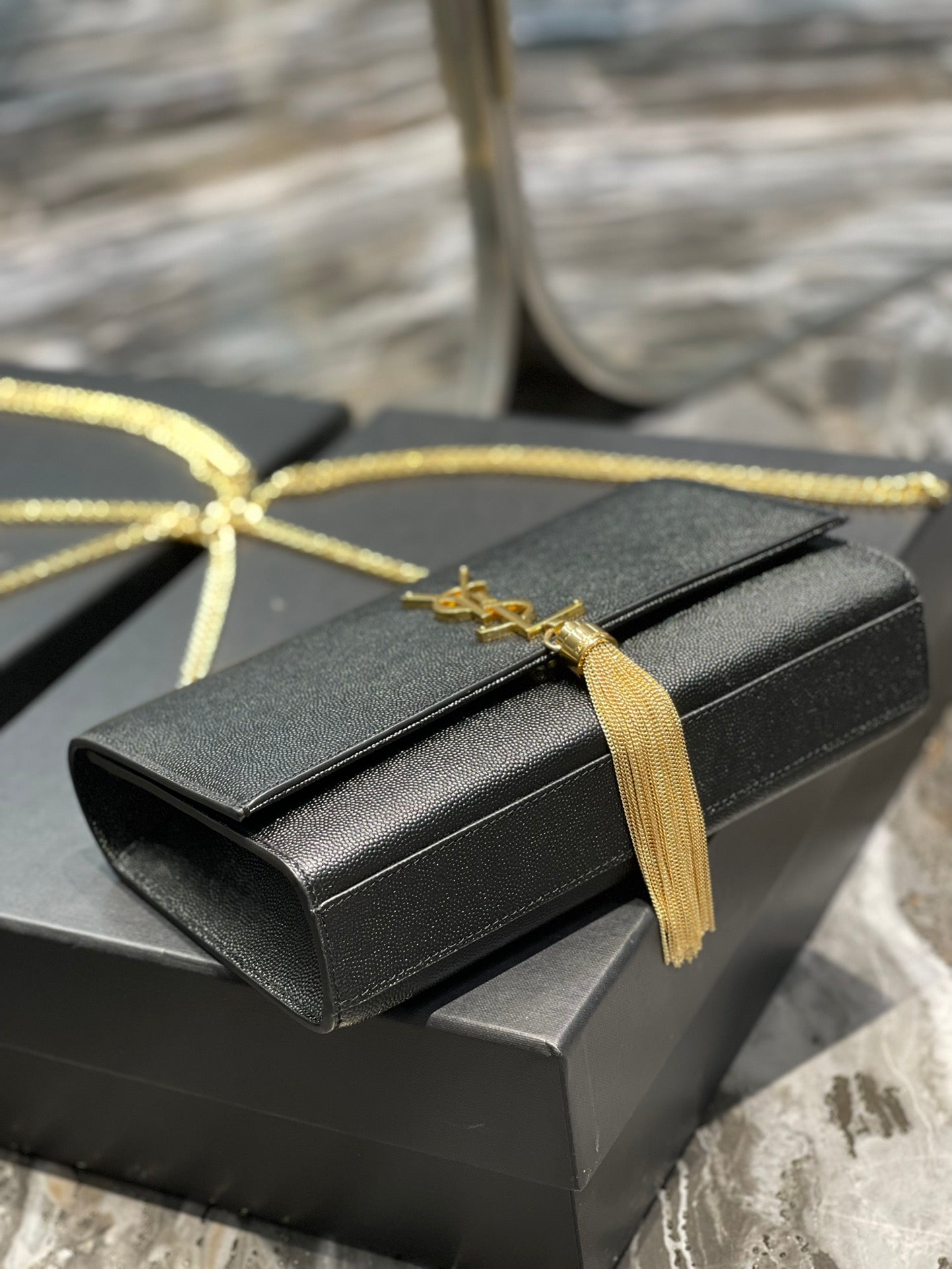 GLAMI Kata MeGLAMIum Chain Bag Black With Tassel For Women 9.4in/24cm YSL 354119BOW0J1000