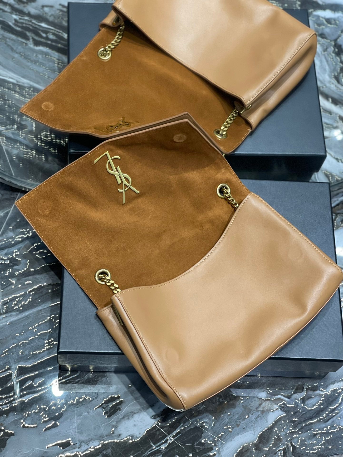 GLAMI Kate MeGLAMIum Reversible Chain Bag Brown In Suede With Gold Hardware For Women 11.2in/29cm YSL