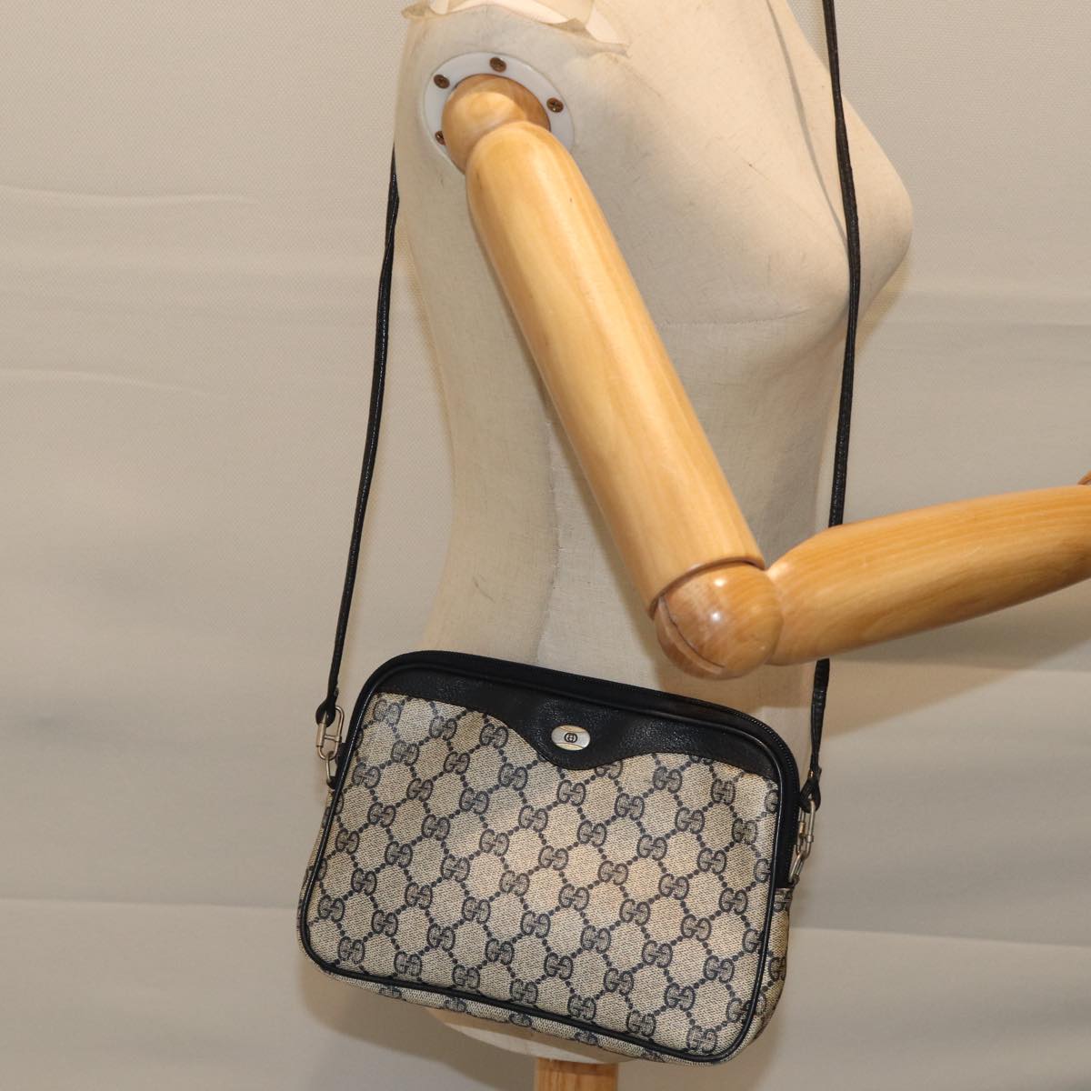 GUCCI GG Supreme Shoulder Bag PVC Navy 97 02 068 71425
