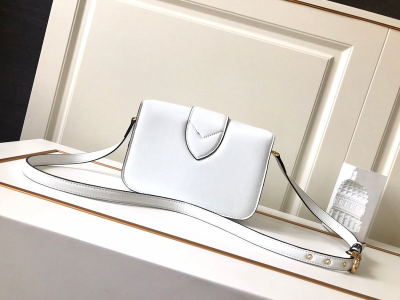 LOV2 Bags - Luxurious Bags  1051