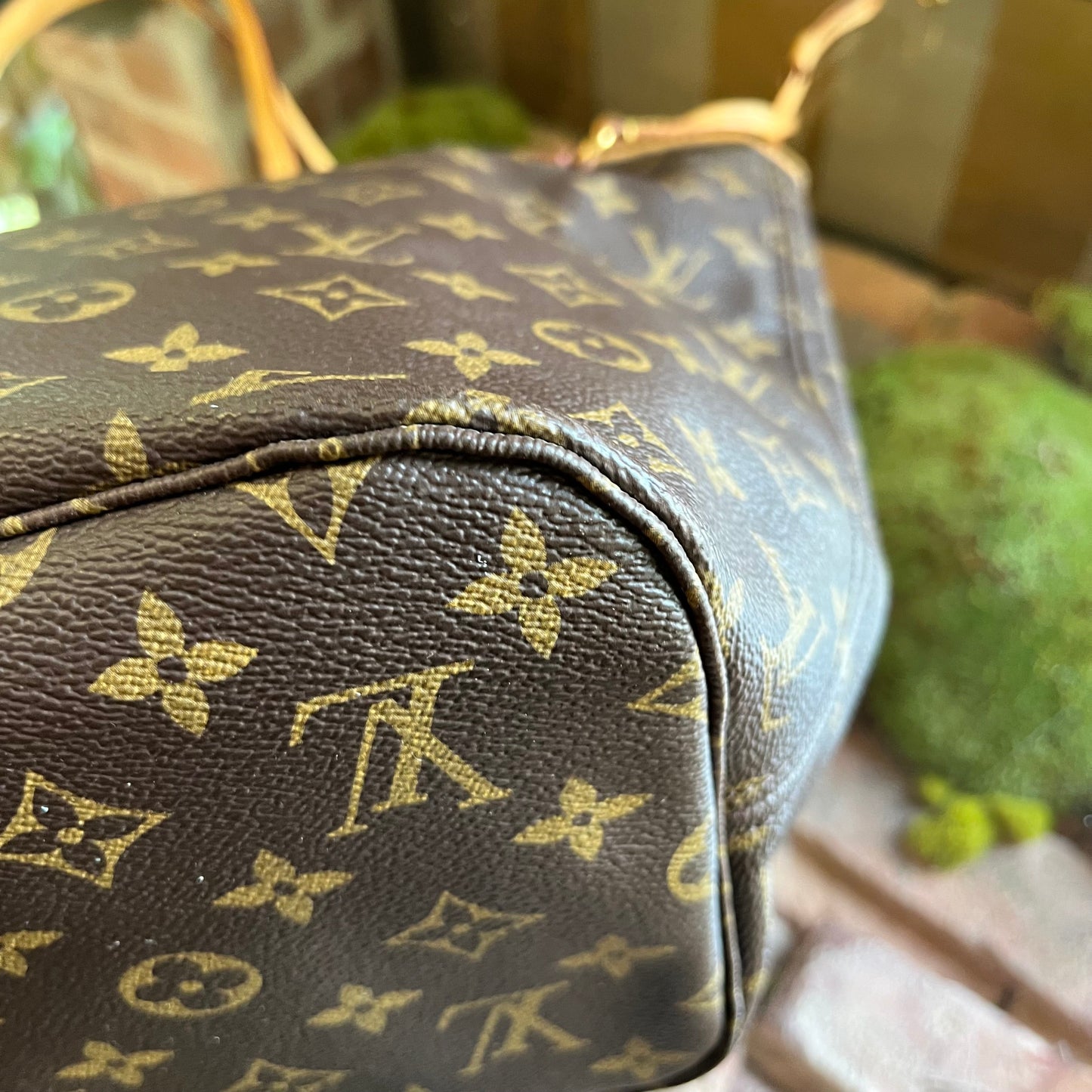 LOUIS VUITTON Neverfull MM Monogram Tote