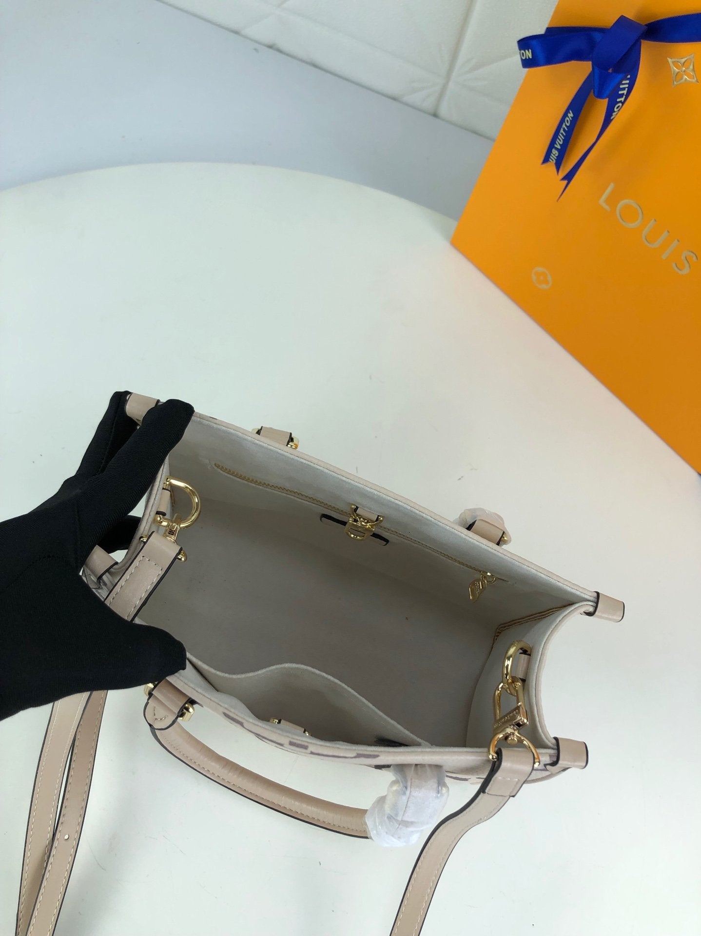 EN - New Arrival Bags LUV 106