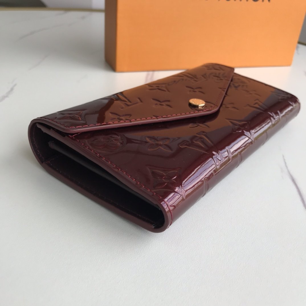 EN - New Arrival Wallet LUV 007
