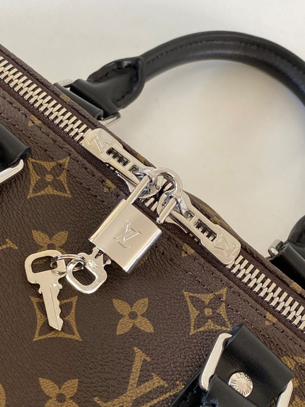 LOV2 Bags - Luxurious Bags  1486