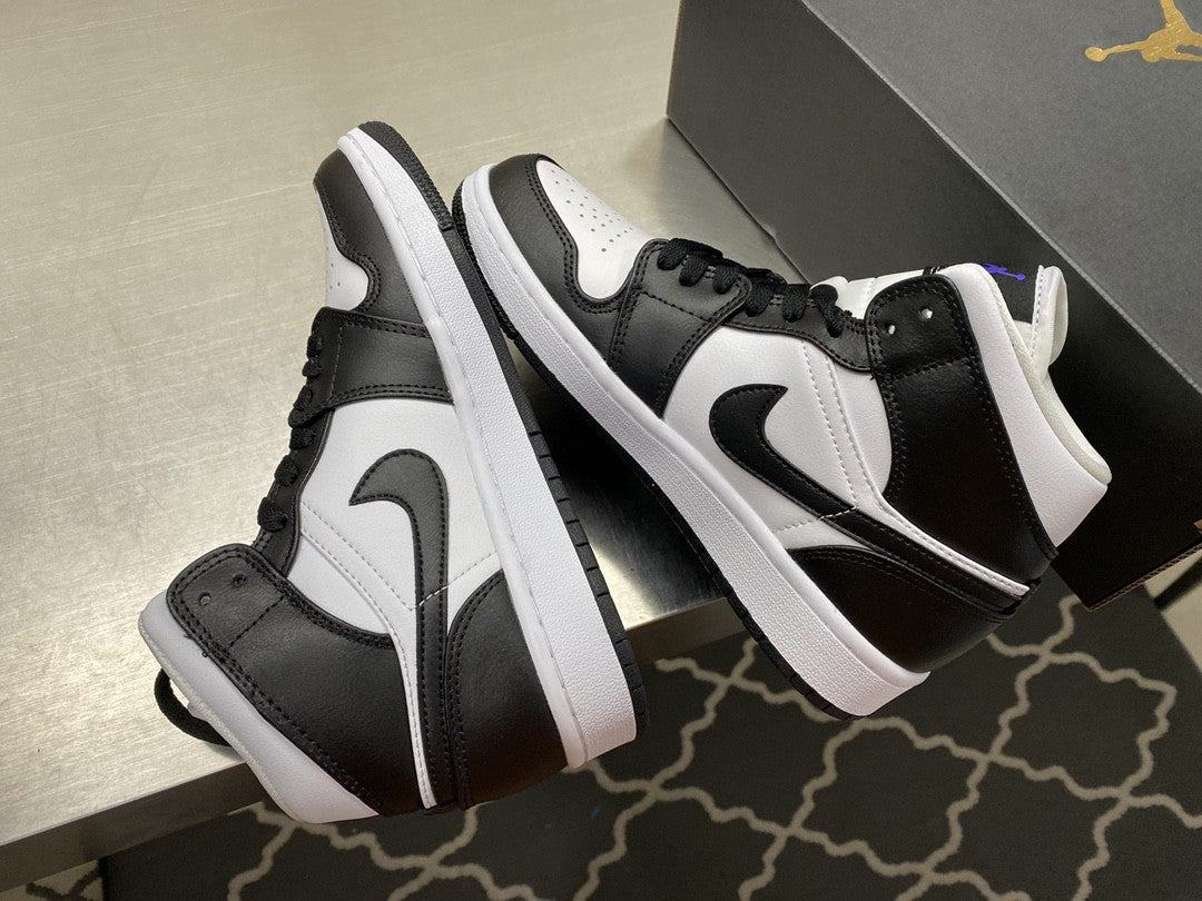 GLAMI Jordan 1 Mid Wmns ‘Hologram’ Black For Men DR9495-001