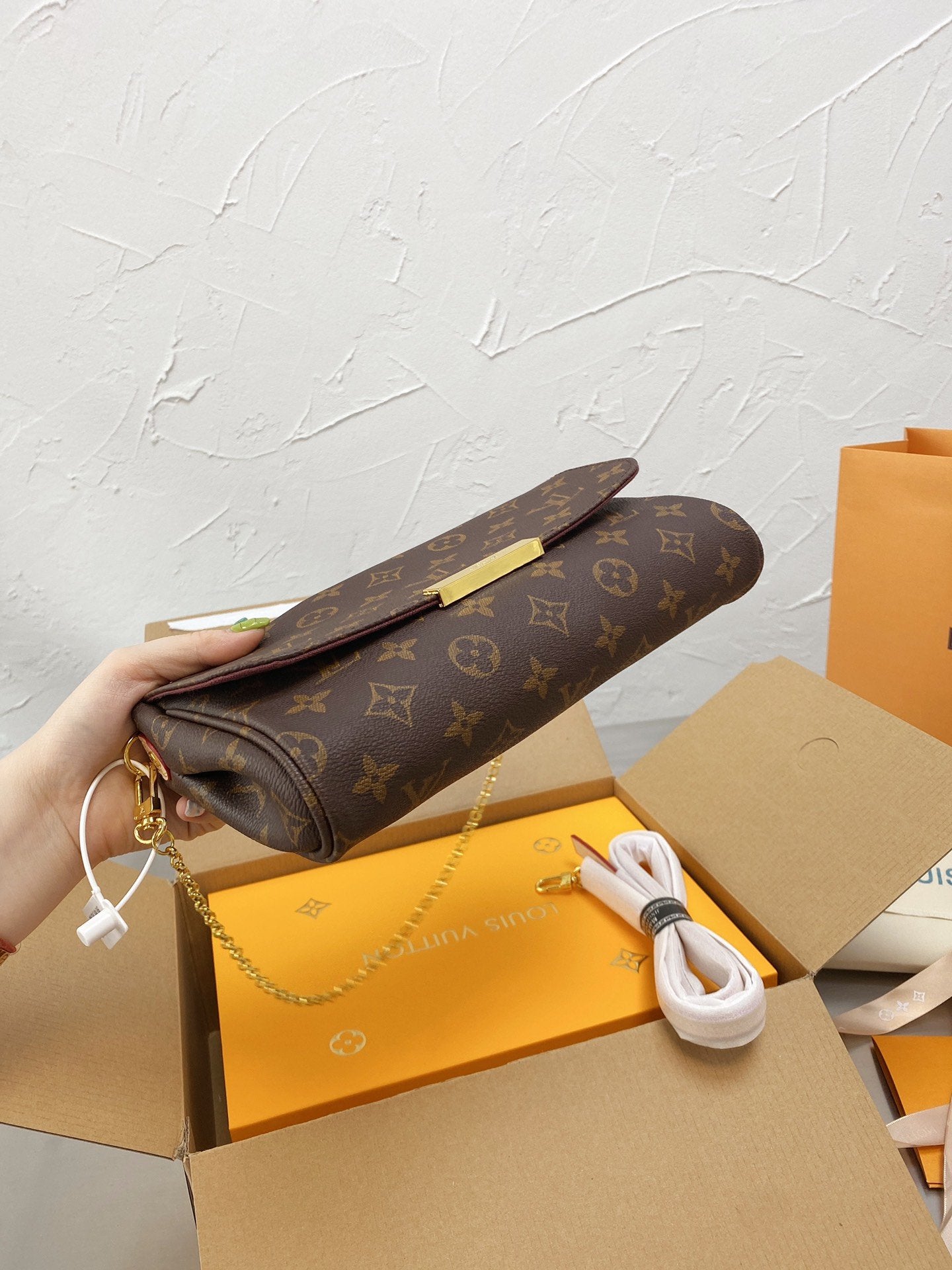 EN - New Arrival Bags LUV 064