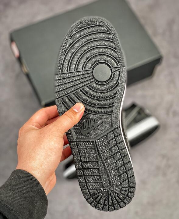 SAMC - NKE Shoes - 1524