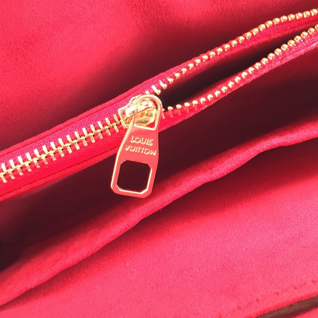 EN - New Arrival Bags LUV 210