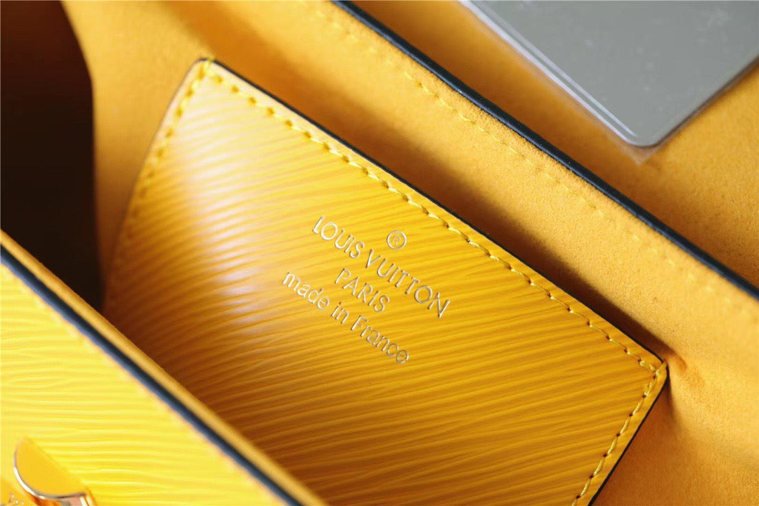 LV Twist MM Epi SunGlamIower Yellow For Women, WomenÃ¢â‚¬â„¢s Bags, Shoulder And Crossbody Bags 9.1in/23cm LV M59888