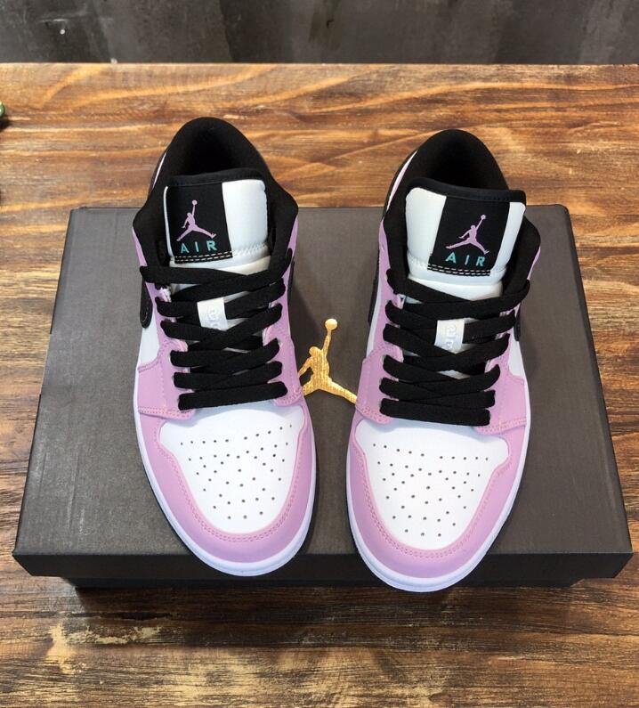 SAMC - NKE Shoes - 1050