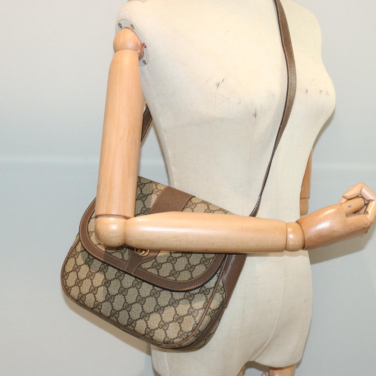 GUCCI GG Supreme Shoulder Bag PVC Beige 001 41 4425 73228