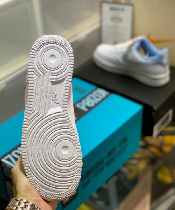 SAMC - NKE Shoes - 677
