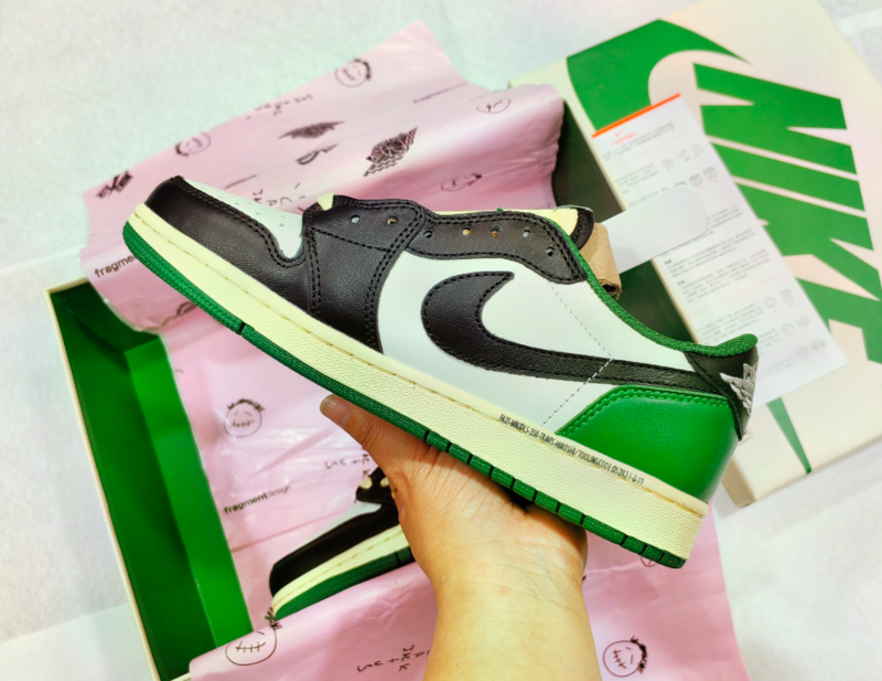 SAMC - NKE Shoes - 1079