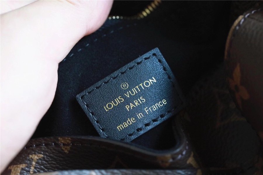 LV Passy Monogram Canvas For Women, WomenÃ¢â‚¬â„¢s Handbags, Shoulder Bags And Crossbody Bags 9.1in/23cm LV M45592