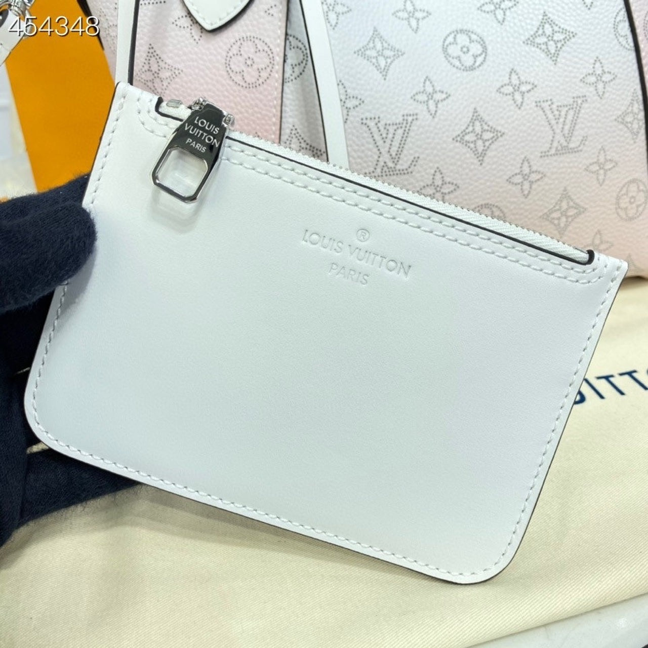 LV Hina PM Bag 22cm Mahina Calfskin Leather Spring/Summer Collection M57858 GraGLAMIent Pink