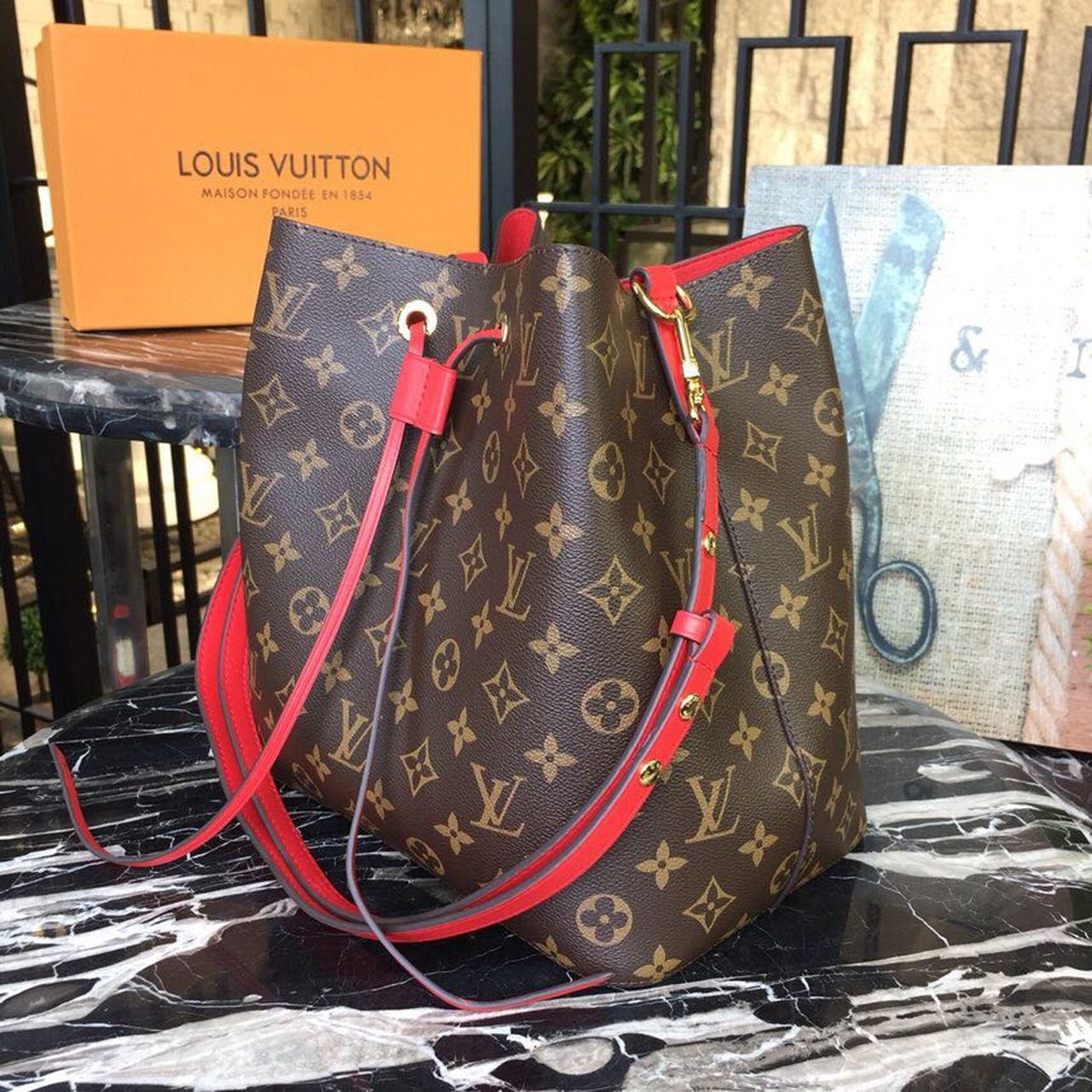 LV NeoNoe MM Bucket Bag Monogram Canvas Coquelicot Red For Women, WomenÃ¢â‚¬â„¢s Handbags, Shoulder And Crossbody Bags 10.2in/26cm LV M44021