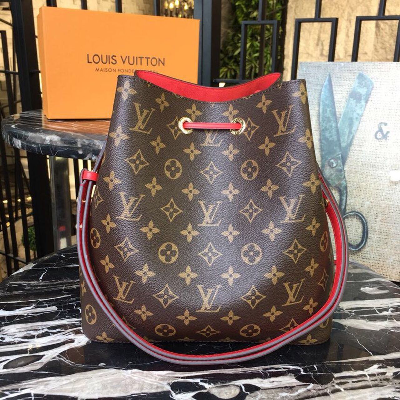 LV NeoNoe MM Bucket Bag Monogram Canvas Coquelicot Red For Women, WomenÃ¢â‚¬â„¢s Handbags, Shoulder And Crossbody Bags 10.2in/26cm LV M44021