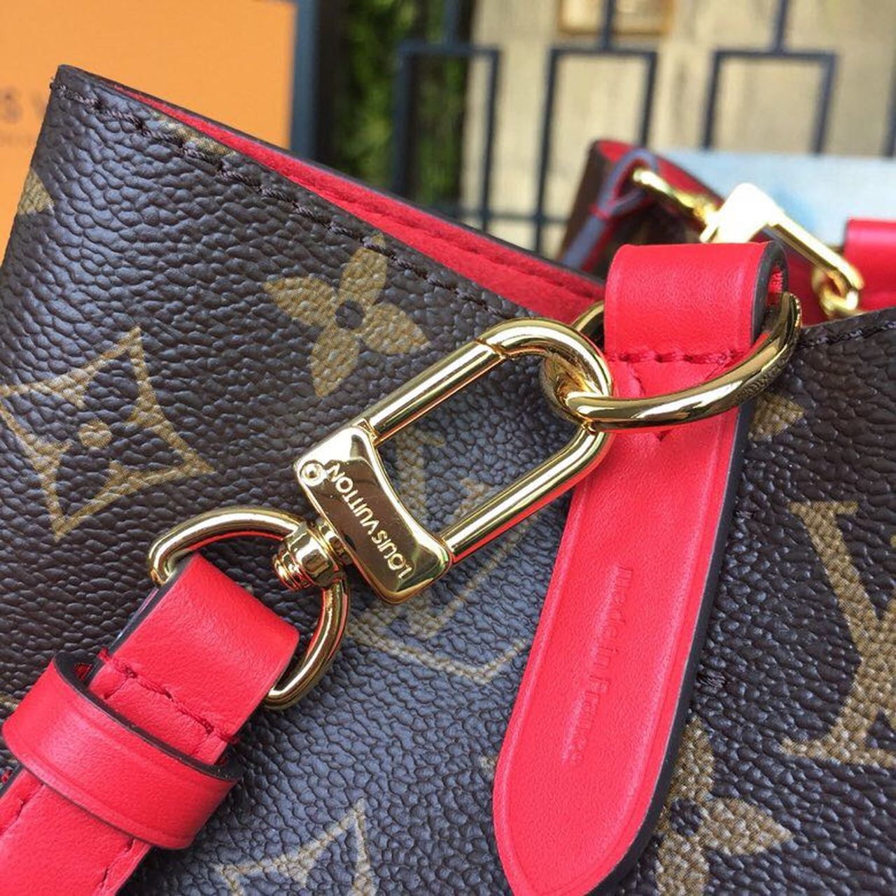 LV NeoNoe MM Bucket Bag Monogram Canvas Coquelicot Red For Women, WomenÃ¢â‚¬â„¢s Handbags, Shoulder And Crossbody Bags 10.2in/26cm LV M44021