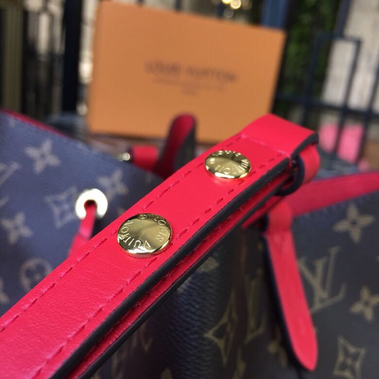 LV NeoNoe MM Bucket Bag Monogram Canvas Coquelicot Red For Women, WomenÃ¢â‚¬â„¢s Handbags, Shoulder And Crossbody Bags 10.2in/26cm LV M44021