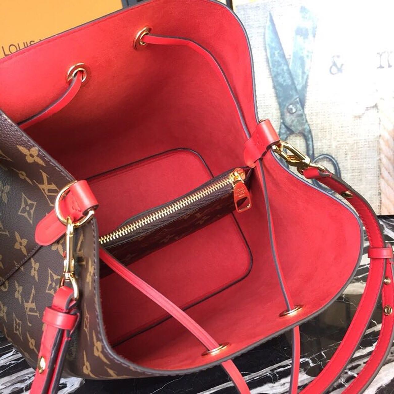 LV NeoNoe MM Bucket Bag Monogram Canvas Coquelicot Red For Women, WomenÃ¢â‚¬â„¢s Handbags, Shoulder And Crossbody Bags 10.2in/26cm LV M44021