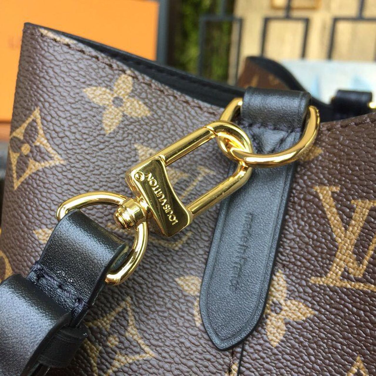 LV NeoNoe MM Bucket Bag Monogram Canvas Black For Women, WomenÃ¢â‚¬â„¢s Handbags, Shoulder And Crossbody Bags 10.2in/26cm LV M44020
