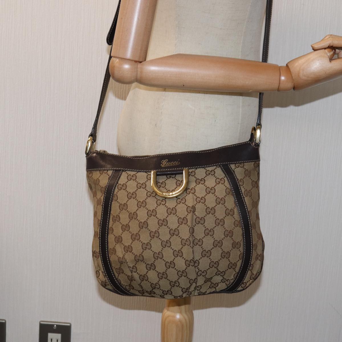 GUCCI GG Canvas Shoulder Bag Beige 203257 75598