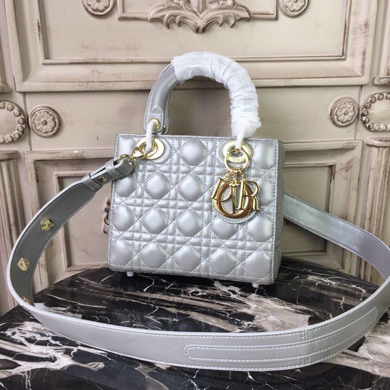 GLAMI Small Lady Bag Gold Toned Hardware Pearl Silver White For Women 8in/20cm CD