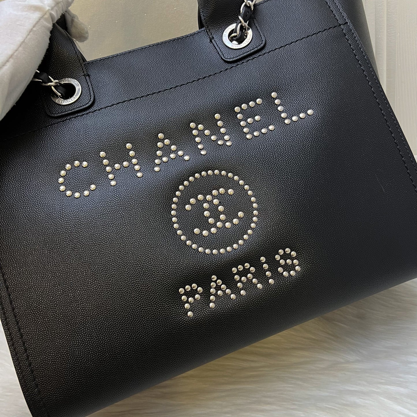GLM-Small / Medium Deauville Tote in Black Caviar and SHW