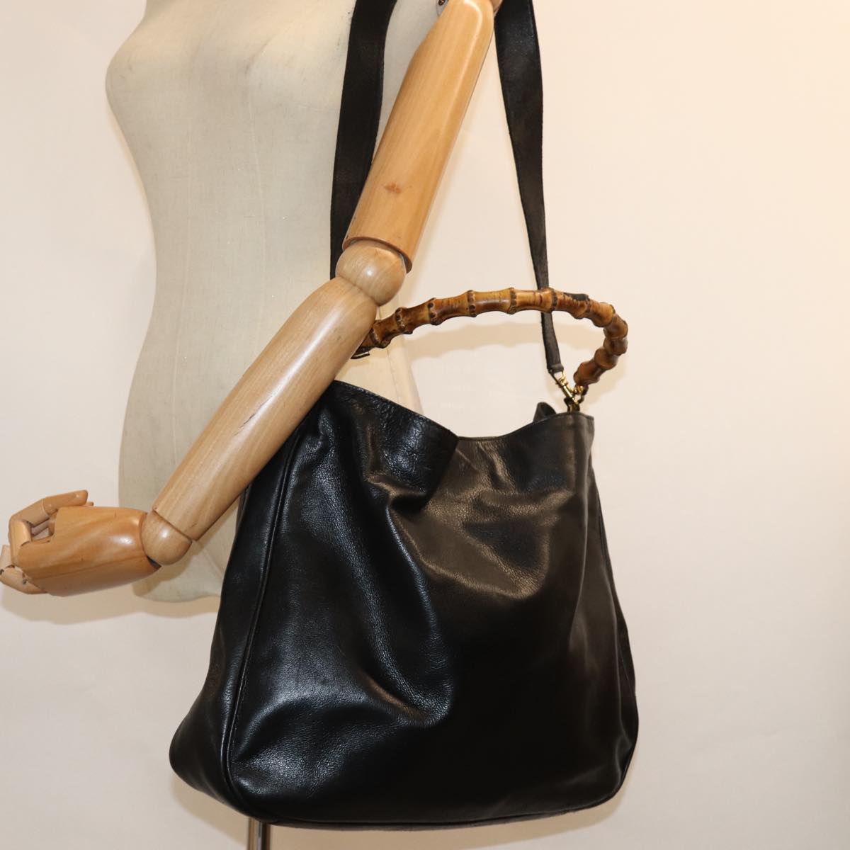 GUCCI Bamboo Shoulder Bag Leather Black 001 1998 1577 75956