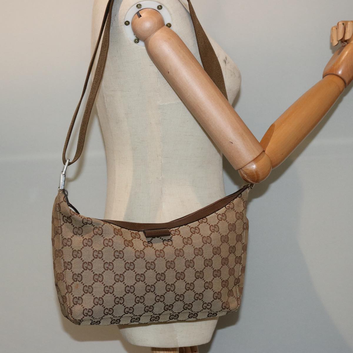 GUCCI GG Canvas Shoulder Bag Beige 35098 75971
