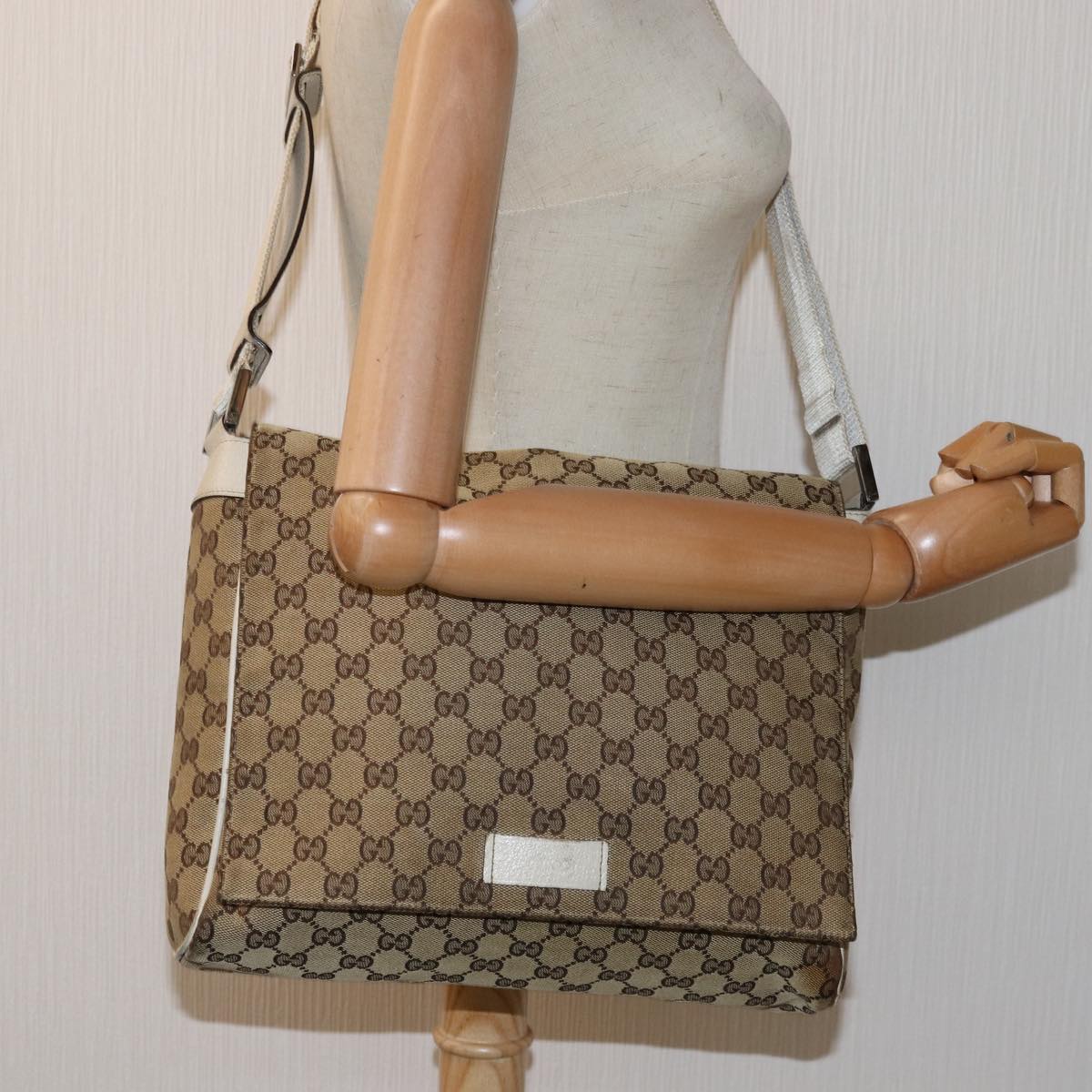 GUCCI GG Canvas Shoulder Bag Beige 146236 75978