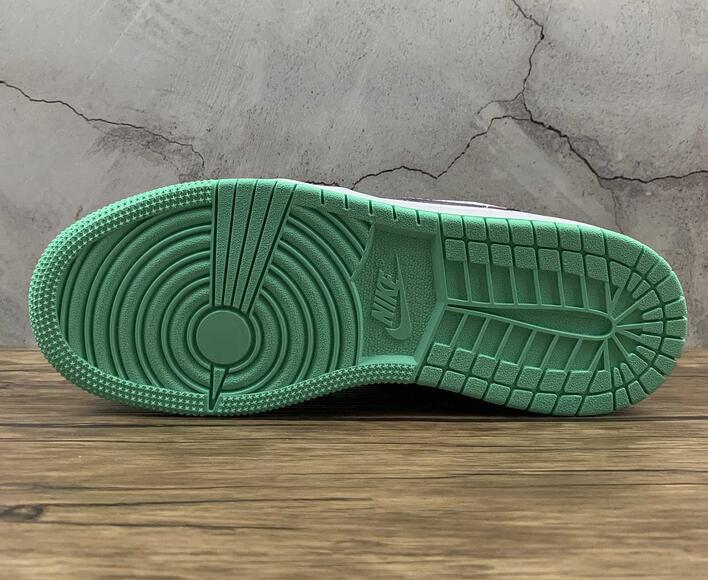 SAMC - NKE Shoes - 1513