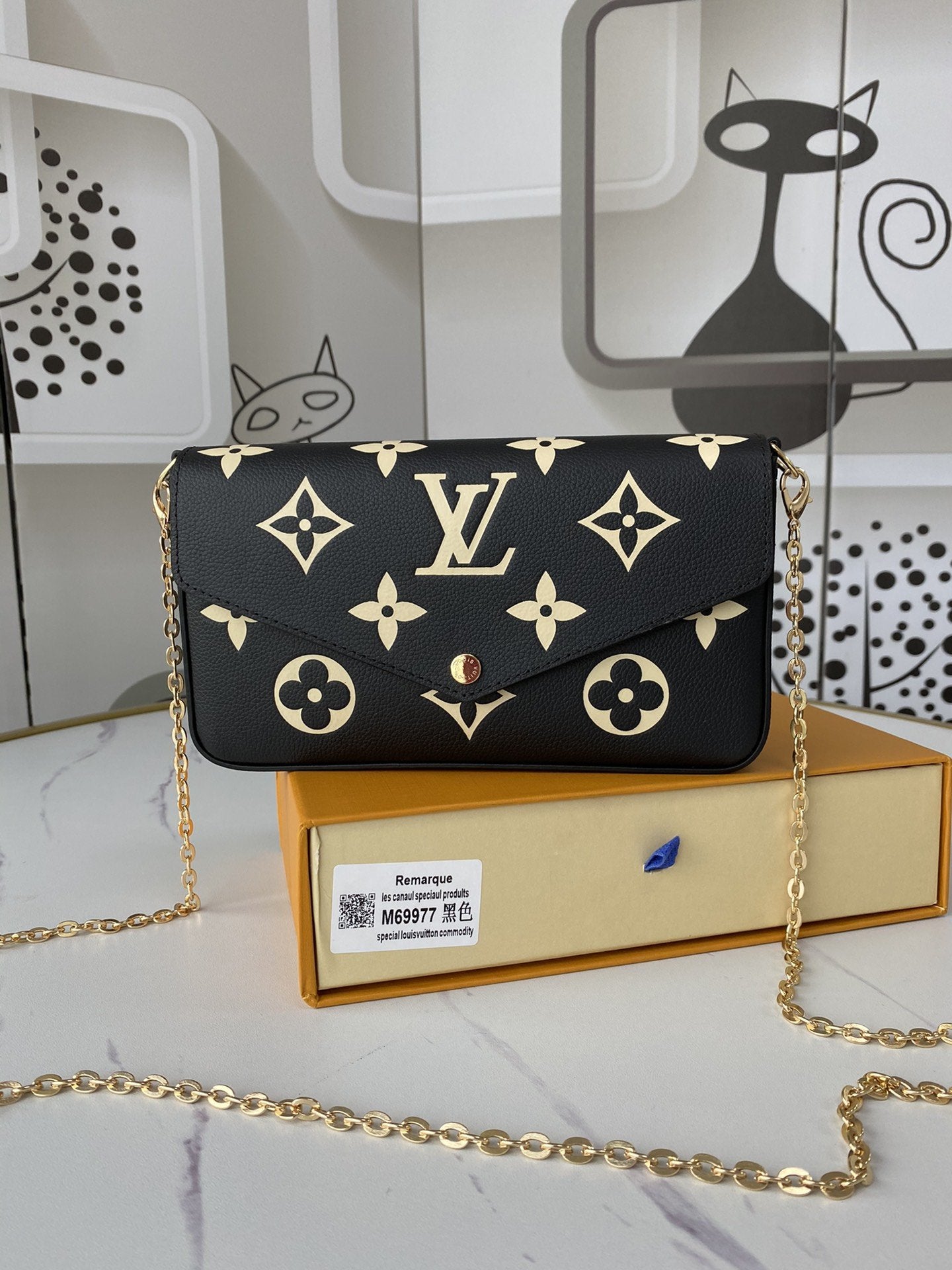 EN - New Arrival Wallet LUV 082