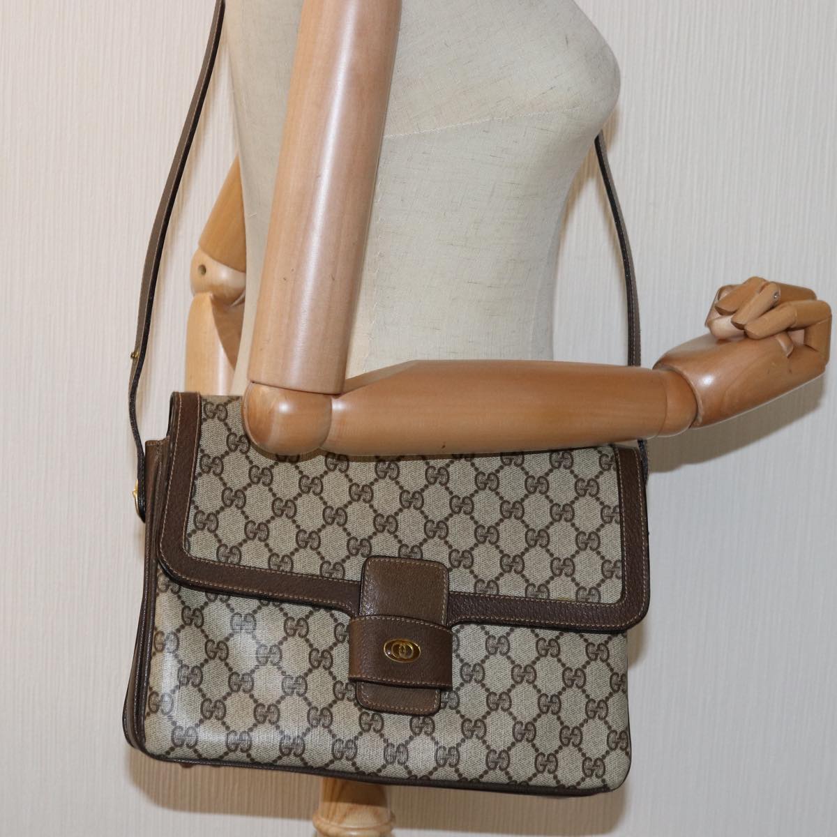 GUCCI GG Supreme Shoulder Bag PVC Leather Beige 76670