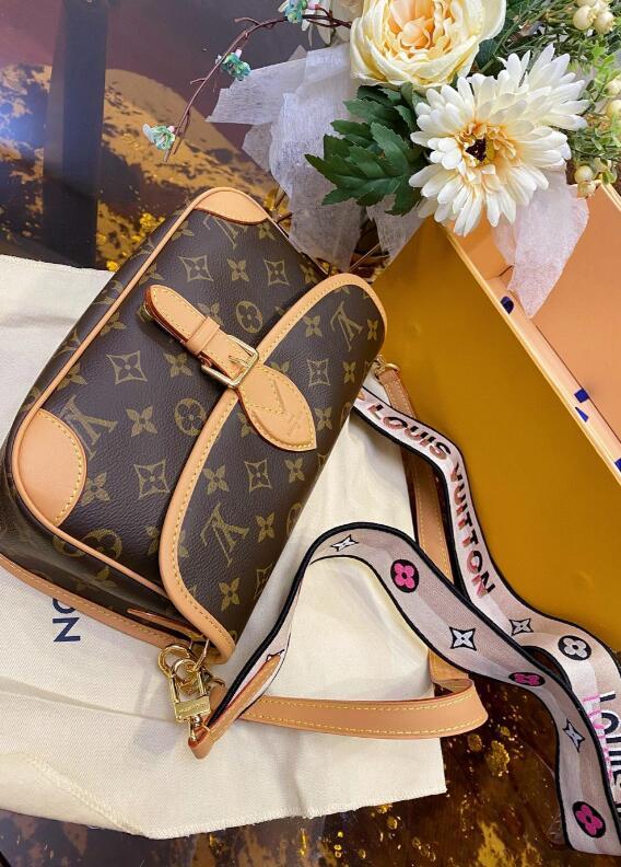 SAMC - LOV Bags - 1586