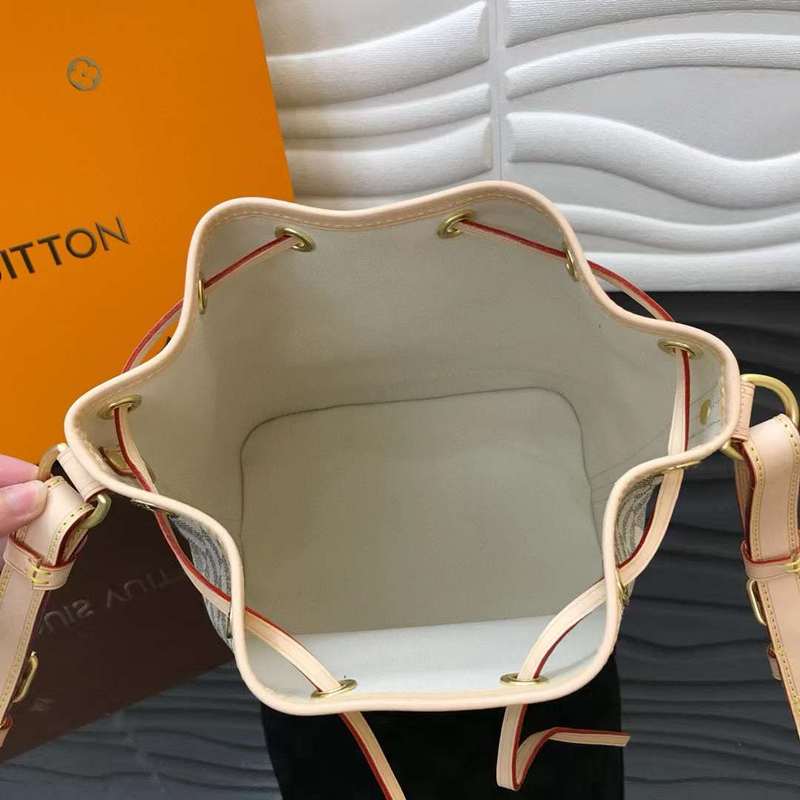 LOV2 Bags - Luxurious Bags  1095