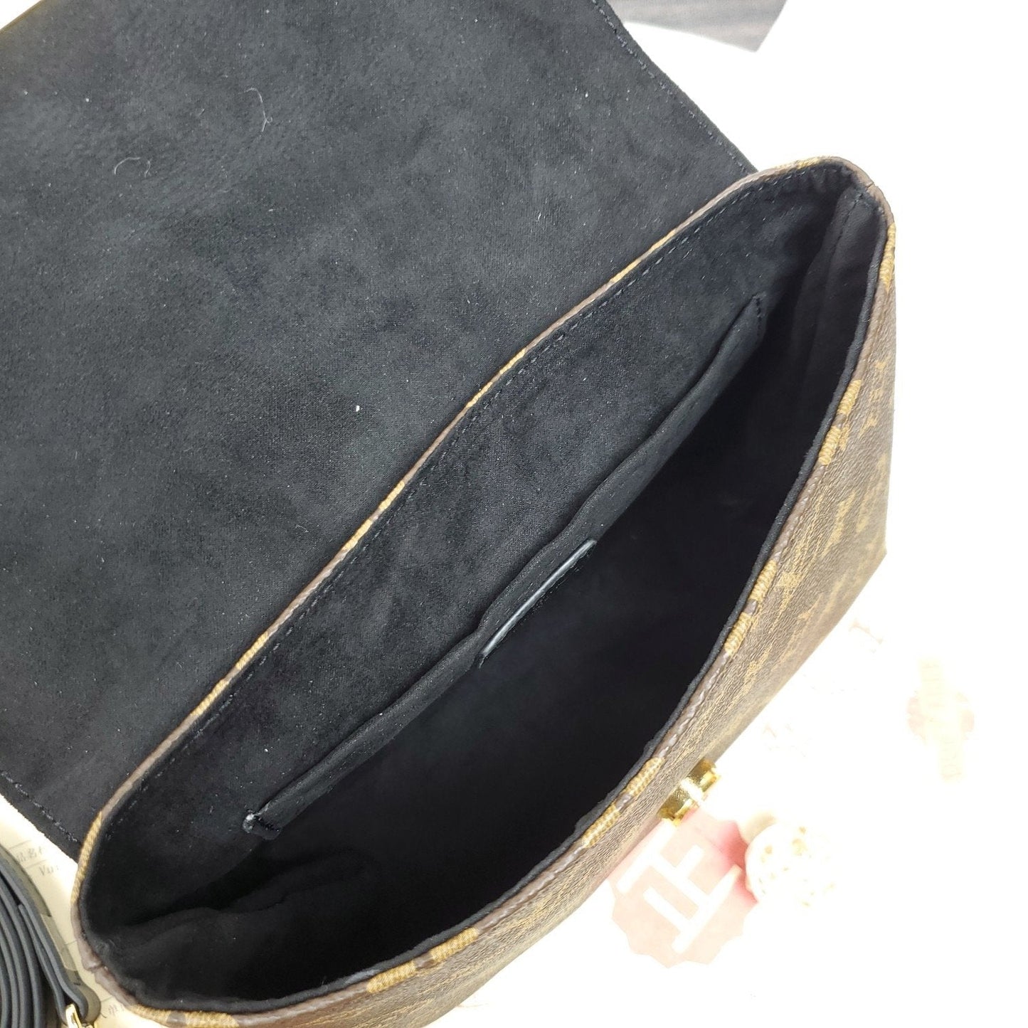 EN - New Arrival Bags LUV 237