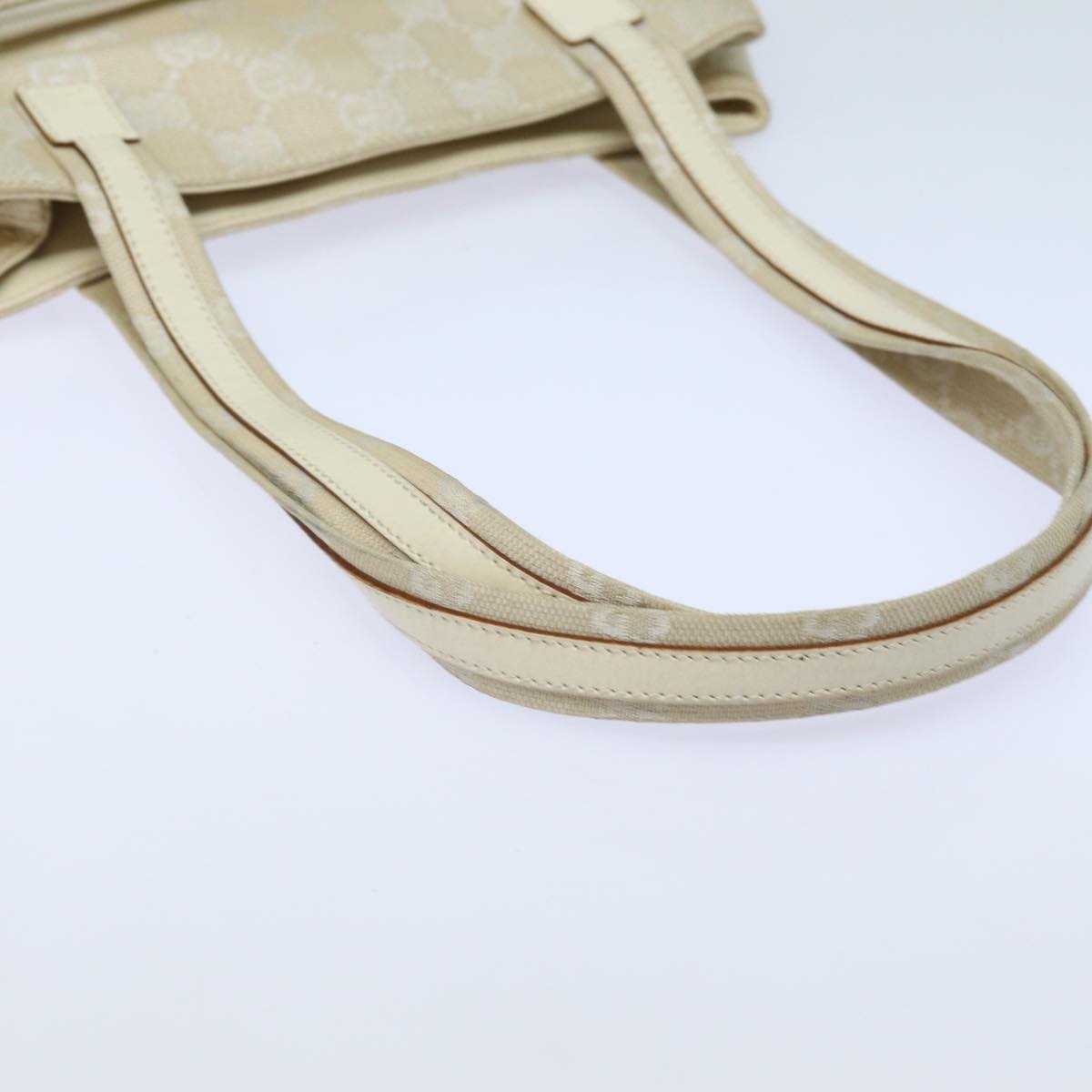 GUCCI GG Canvas Shoulder Bag White 002 1075 78892